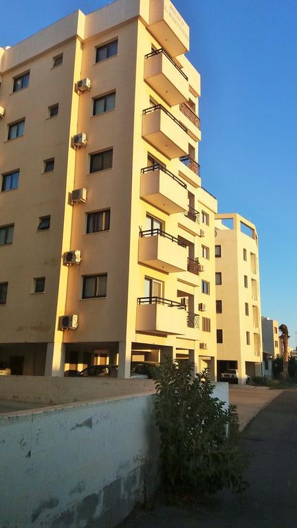 라르나카 101 Mandritis Court 아파트 외부 사진